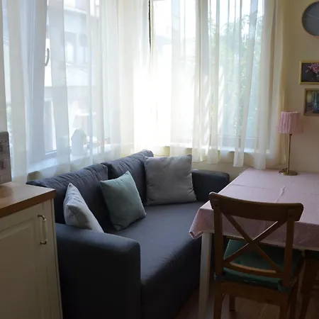 Our House In The Town アパート